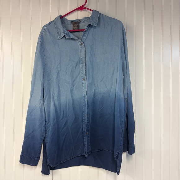 Chelsea & Theodore Tops - Chelsea & Theodore Blue Denim Ombre Button-Up Shirt XXL Lyocell
